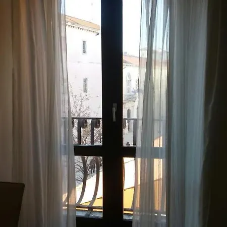 Apartment Lanakira *